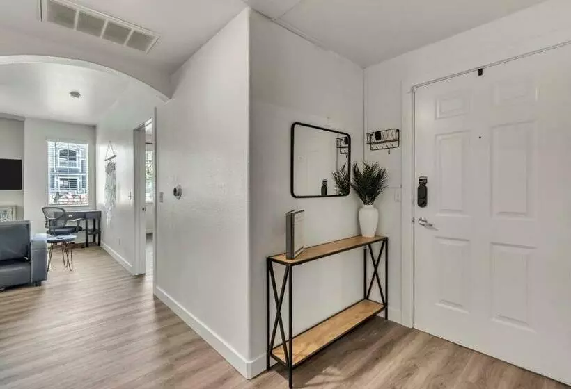 Gorgeous Ground Floor Unit Attached Garage