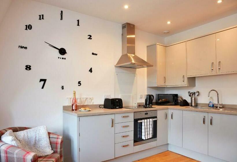 Finest Retreats   Shakys Penthouse