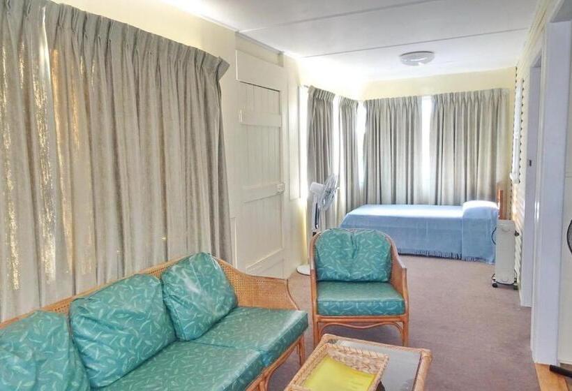 Bundi Hat Head Bring Your Own Linen