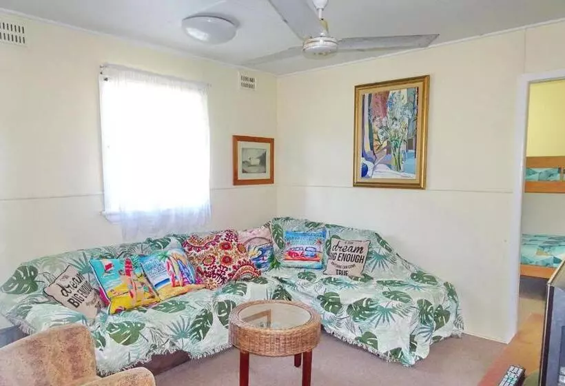 Bundi Hat Head   Bring Your Own Linen