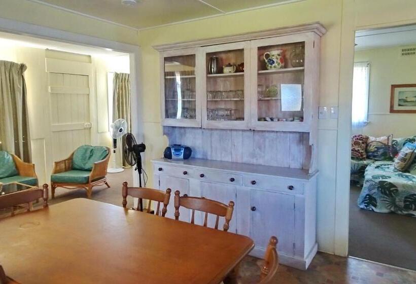 Bundi Hat Head Bring Your Own Linen