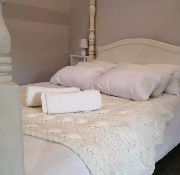Cooper Cottage