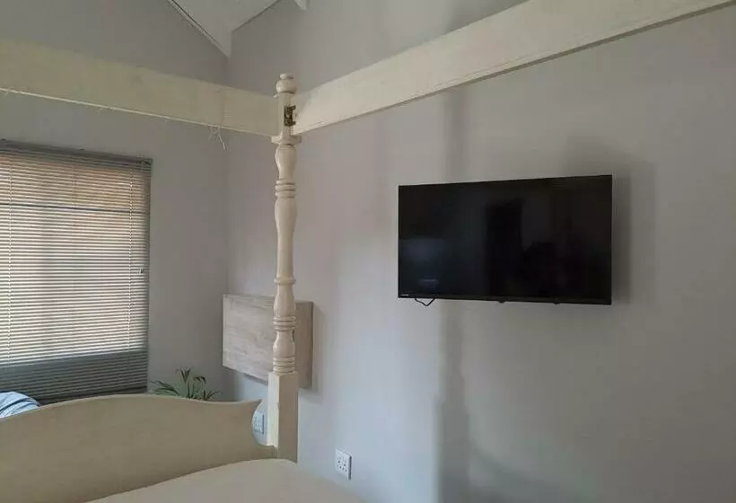 Cooper Cottage