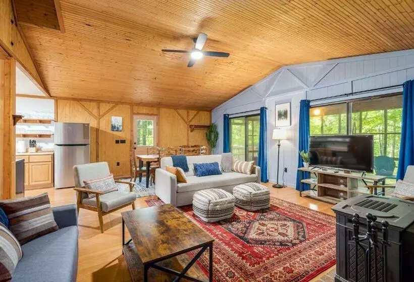 Hot Tub Screened Porch Fire Pit At River Cabin