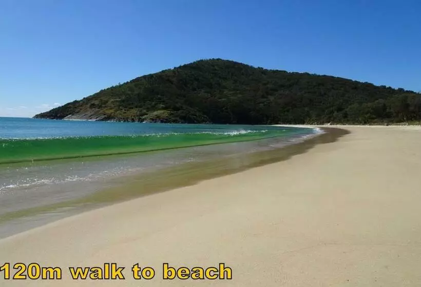 Seven On Myrtle At Hat Head