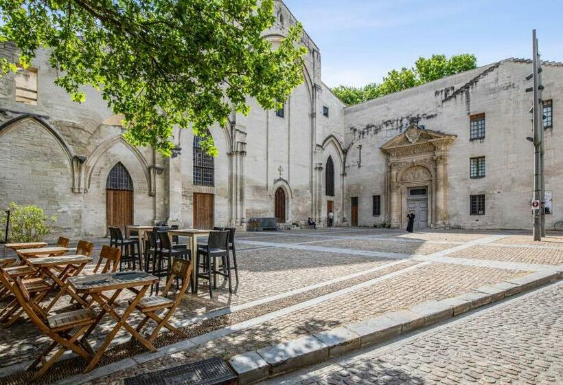 Splendid Apartment With A Terrasse And A Garden Avignon Welkeys