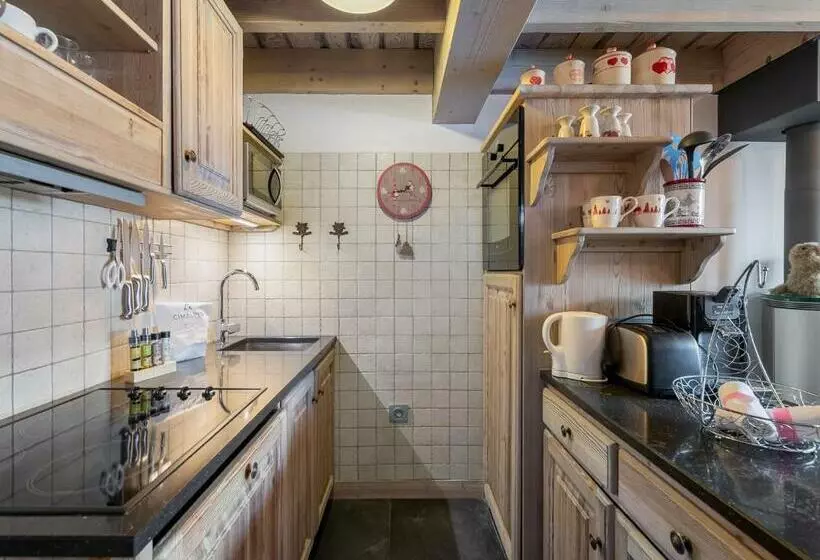 Appartement Cosy Au Pied Des Pistes Avec Mezzanine, Poêle à Bois Et Services Inclus Pour 4 Personnes