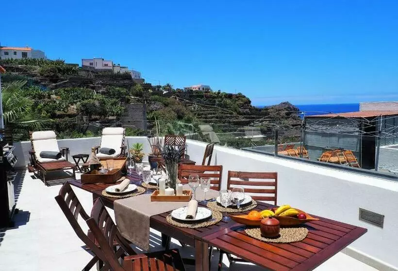 Big Terraced House, 3 Min Walking To The Beach, With Bbq And Sea View