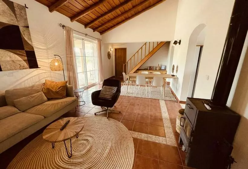 Casa Colinas Roxas By Portucasa