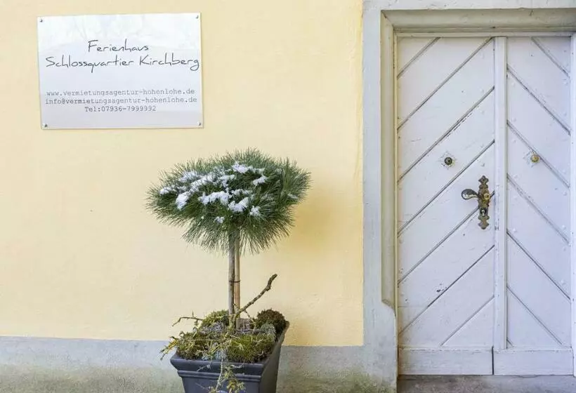 Ein Schlossturm Besticht Mit Spektakulären Ausblicken Ins Jagsttal Und Behaglichen Innenräumen