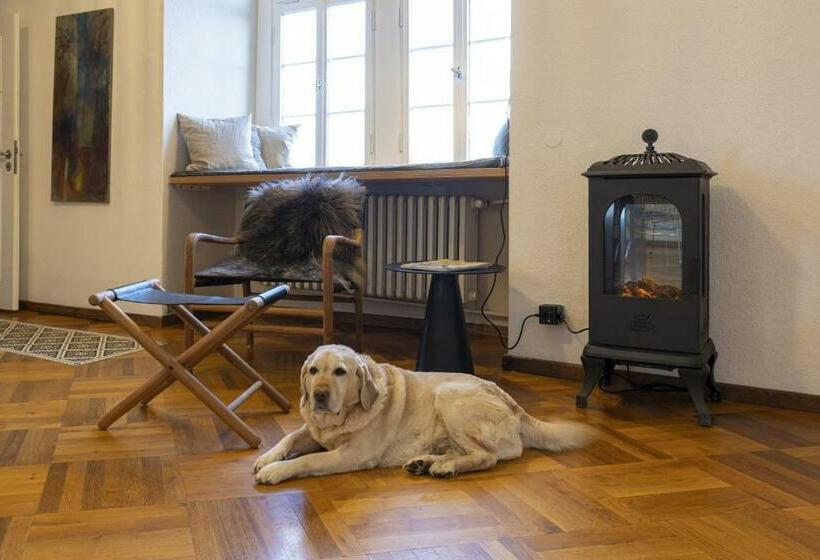 Ein Schlossturm Besticht Mit Spektakulären Ausblicken Ins Jagsttal Und Behaglichen Innenräumen