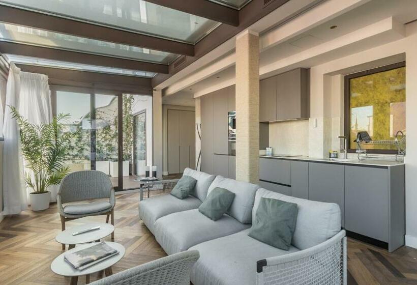 Madrid 1915   Luxury Penthouse