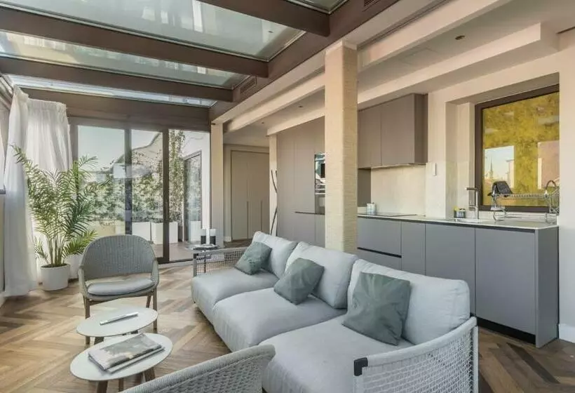 Madrid 1915   Luxury Penthouse