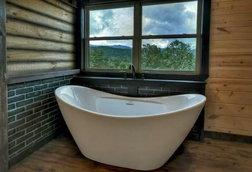Paradise Found Mtn View Hot Tub, Wi Fi, Pool Table