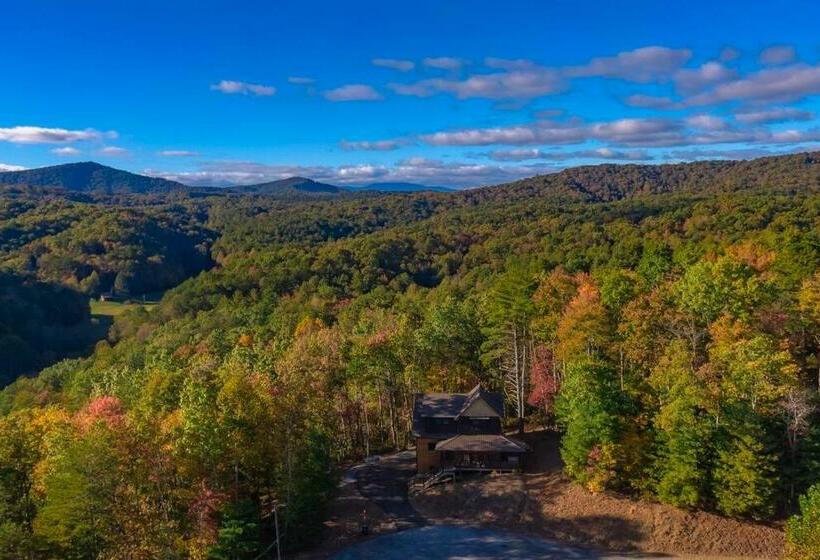 Paradise Found Mtn View Hot Tub, Wi Fi, Pool Table