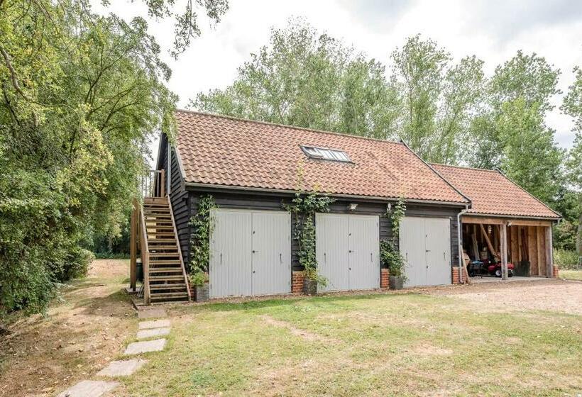 Poplar Farm Cartlodge, Earl Soham