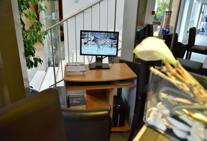 Aeroport Hotel   Parc Expo