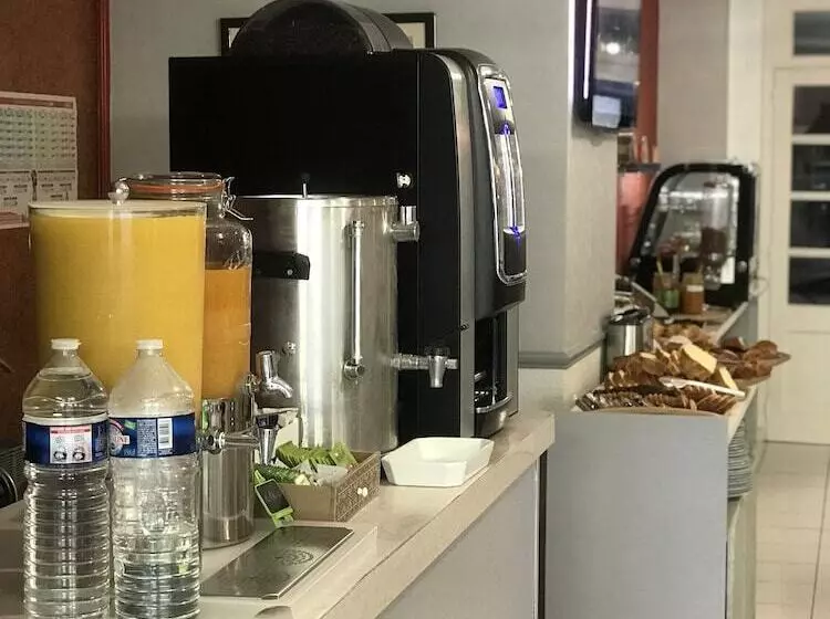 هتل Calme Des Pins Hôtel Piscine & Spa