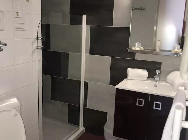 هتل Calme Des Pins Hôtel Piscine & Spa