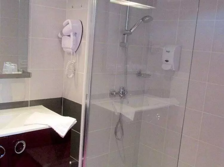 هتل Calme Des Pins Hôtel Piscine & Spa