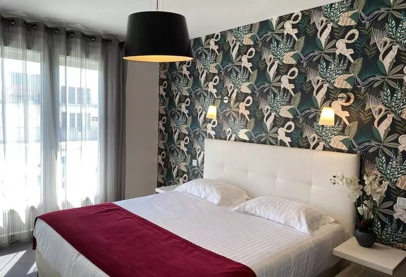 هتل Calme Des Pins Hôtel Piscine & Spa