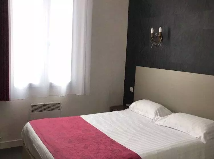 هتل Calme Des Pins Hôtel Piscine & Spa