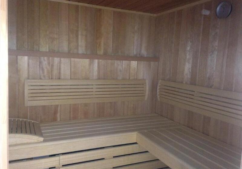 호텔 Calme Des Pins Hôtel Piscine & Spa