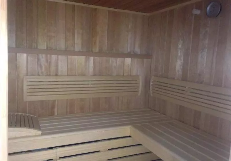 هتل Calme Des Pins Hôtel Piscine & Spa