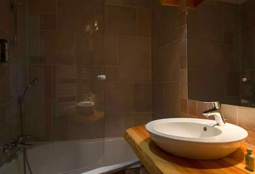 هتل Chalethôtel Neige Et Roc, The Originals Relais