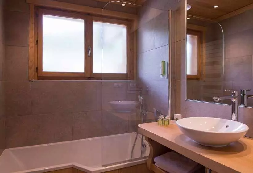 هتل Chalethôtel Neige Et Roc, The Originals Relais