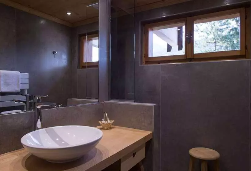 هتل Chalethôtel Neige Et Roc, The Originals Relais