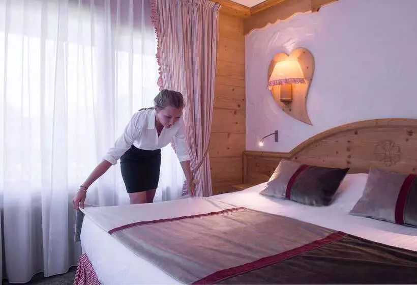 هتل Chalethôtel Neige Et Roc, The Originals Relais