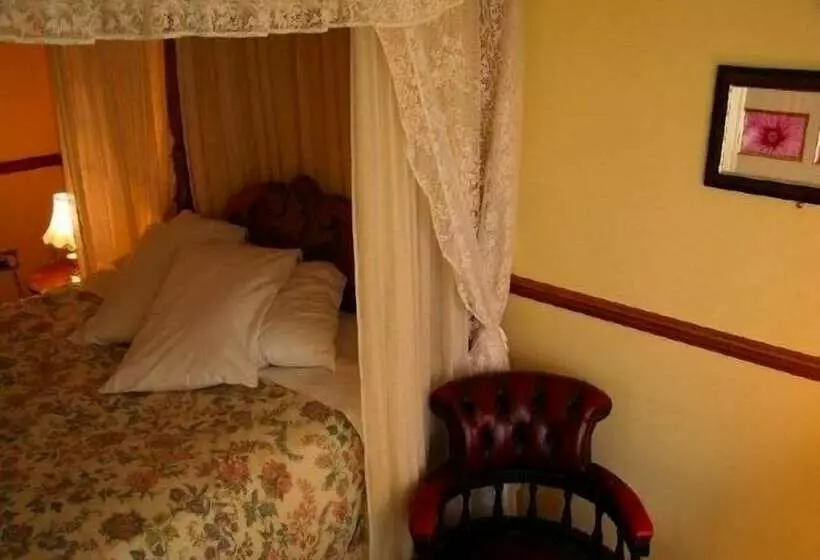 בית מלון כפרי Chequers Inn