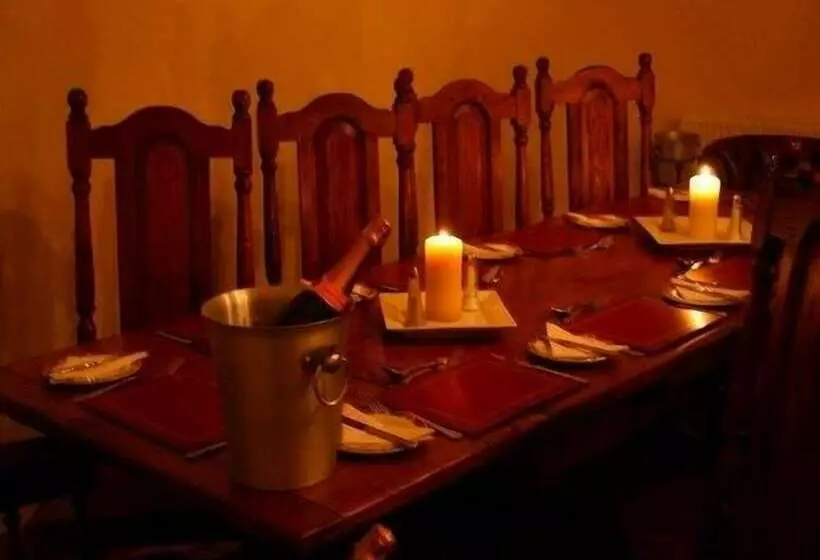 בית מלון כפרי Chequers Inn