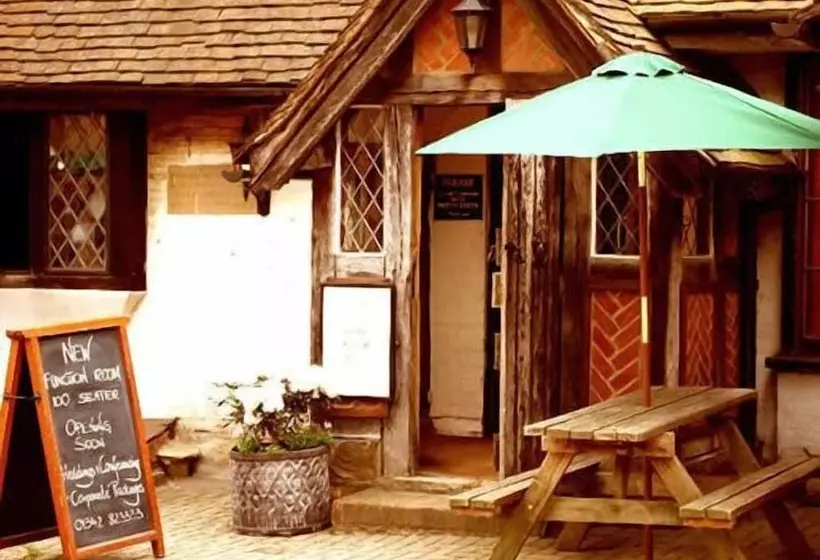 בית מלון כפרי Chequers Inn