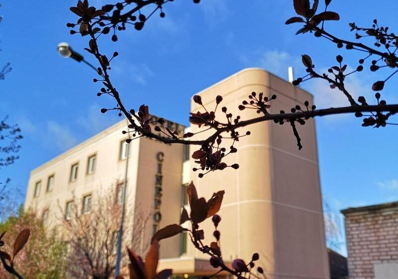 فندق Hôtel Cinépole   Proche Paris