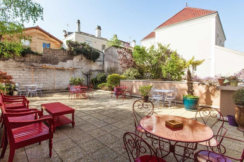 فندق Hôtel Cinépole   Proche Paris