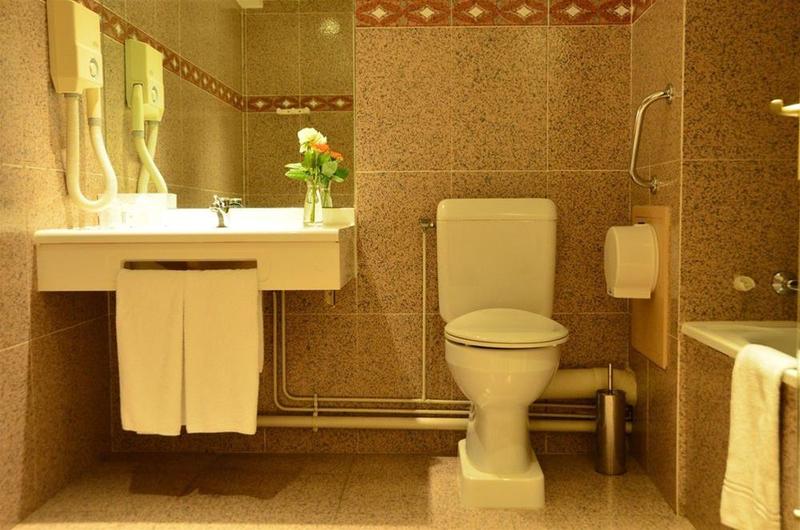 فندق Hôtel Omega