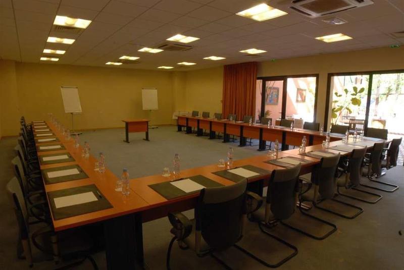 فندق Hôtel Omega