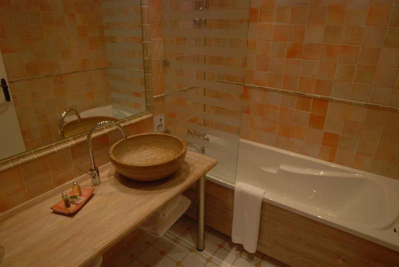 فندق Hôtel Omega