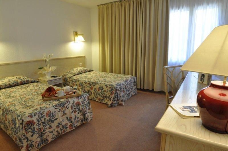 فندق Hôtel Omega