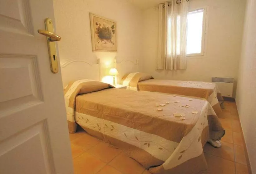 Отель Résidence Lagrange Vacances Les Bastides Des Chaumettes