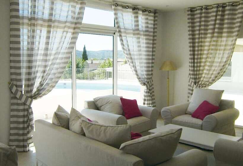 호텔 Résidence Lagrange Vacances Les Bastides Des Chaumettes