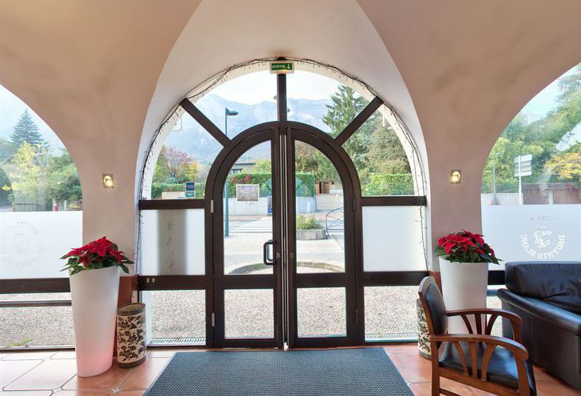 בית מלון כפרי Dauphin Blanc