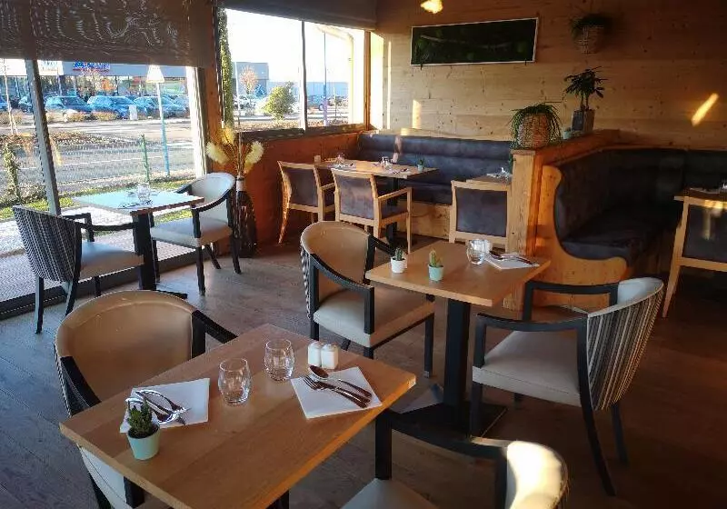 Le Konine Hotel & Bar & Restaurant