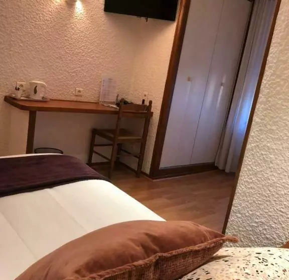 هتل Les Tilleuls Montbeliard Sud Audincourt