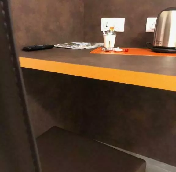 هتل Les Tilleuls Montbeliard Sud Audincourt