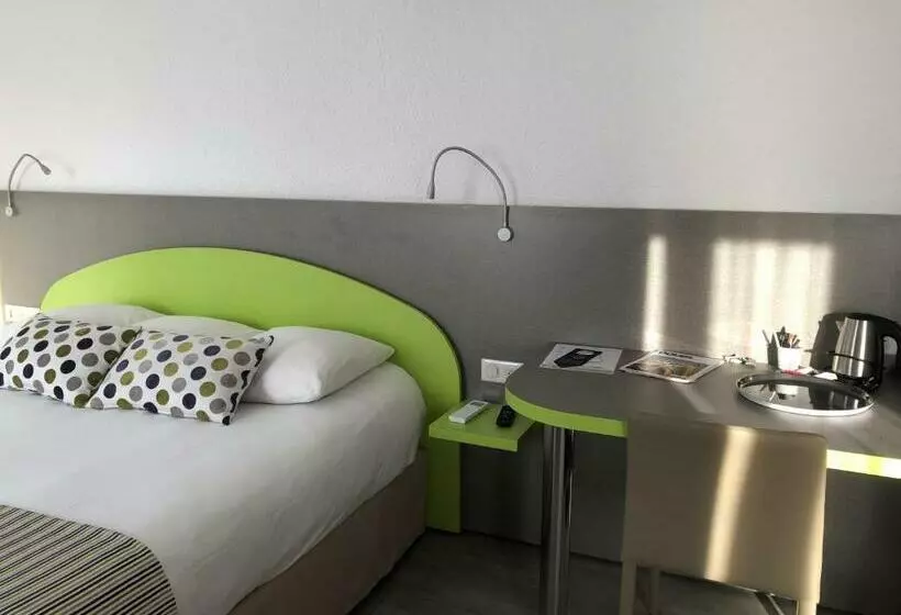 هتل Les Tilleuls Montbeliard Sud Audincourt