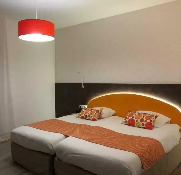 هتل Les Tilleuls Montbeliard Sud Audincourt