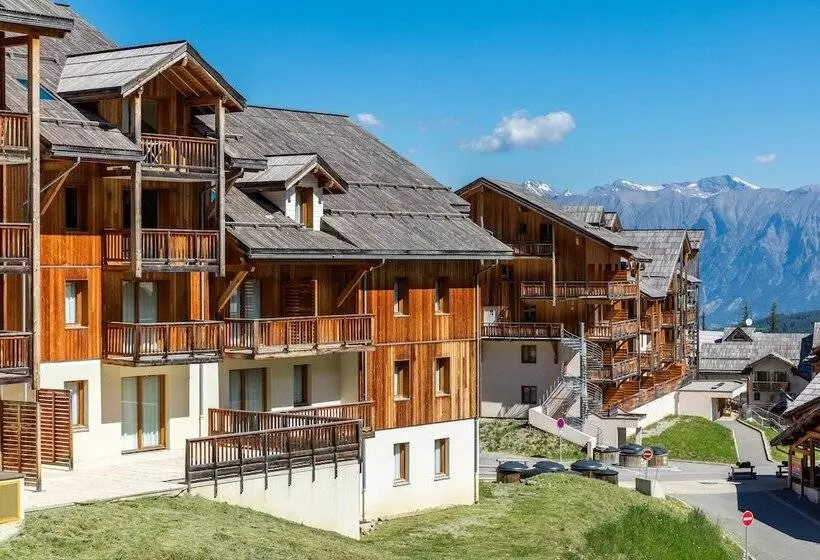 Hotelli Sunweb Chalets De Bois Méan